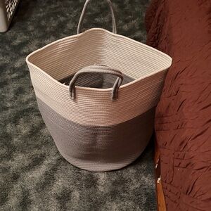 Source Unknown Gray and Cream Basket